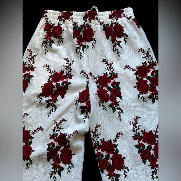 GUESS Amorita Palazzo Pants White With Roses Size Small - Picture 9 of 9